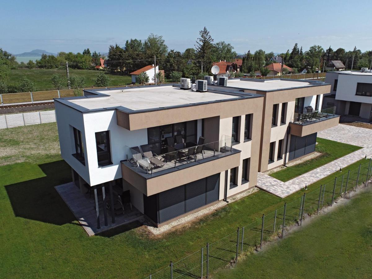 Apartament Zea Apartmanhaz Balatonfenyves Zewnętrze zdjęcie
