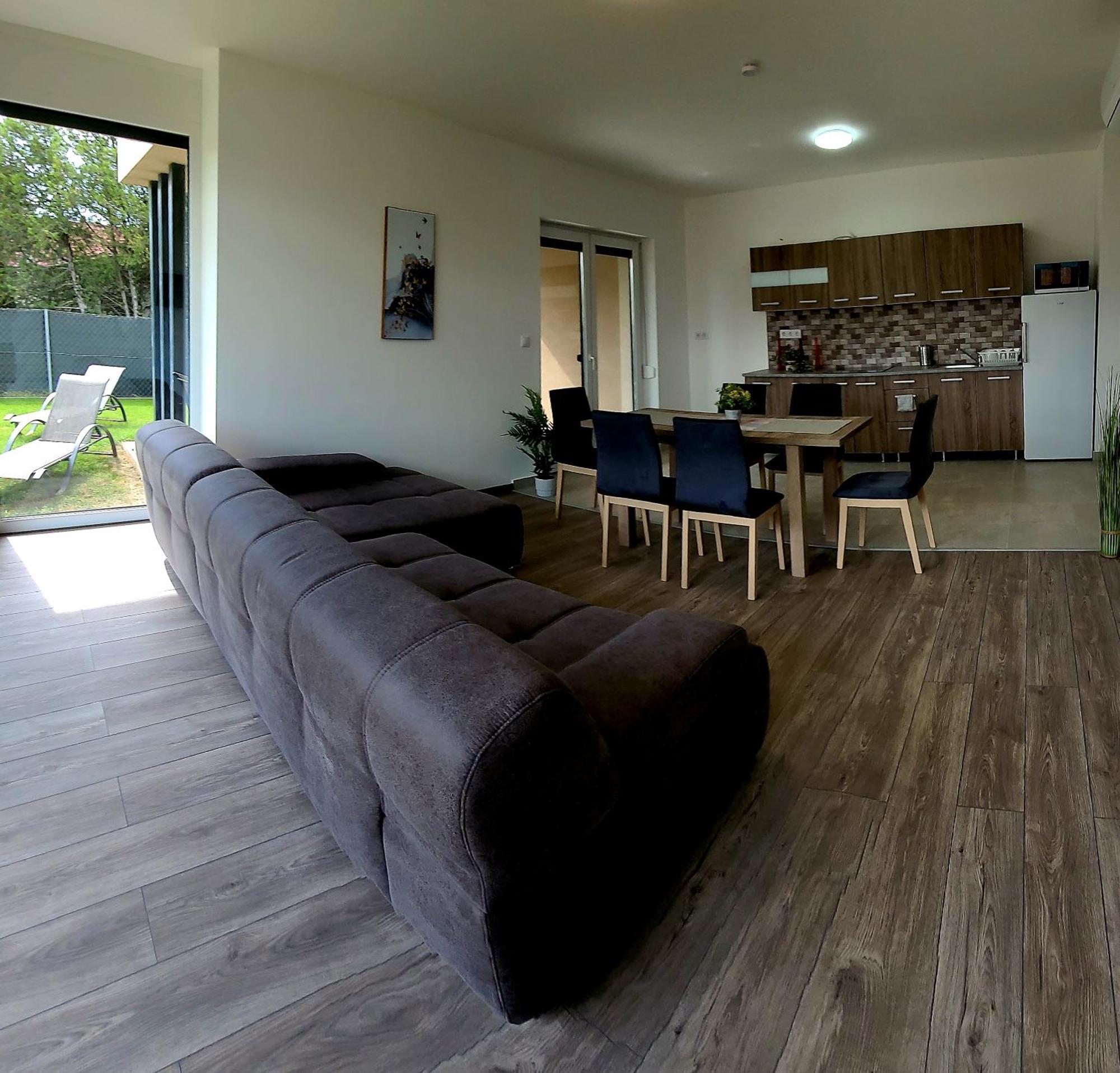 Apartament Zea Apartmanhaz Balatonfenyves Zewnętrze zdjęcie